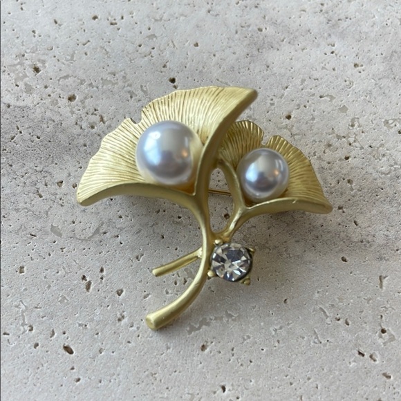 Saks Fifth Avenue Jewelry - Elegant Gold Ginko Leaf Brooch with Pearls